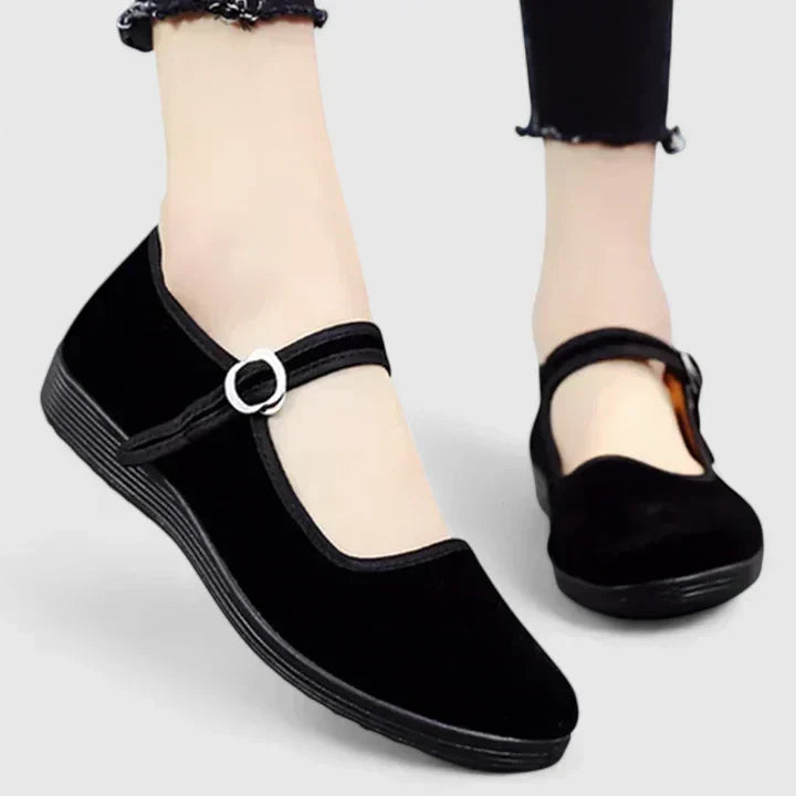 Black / 11