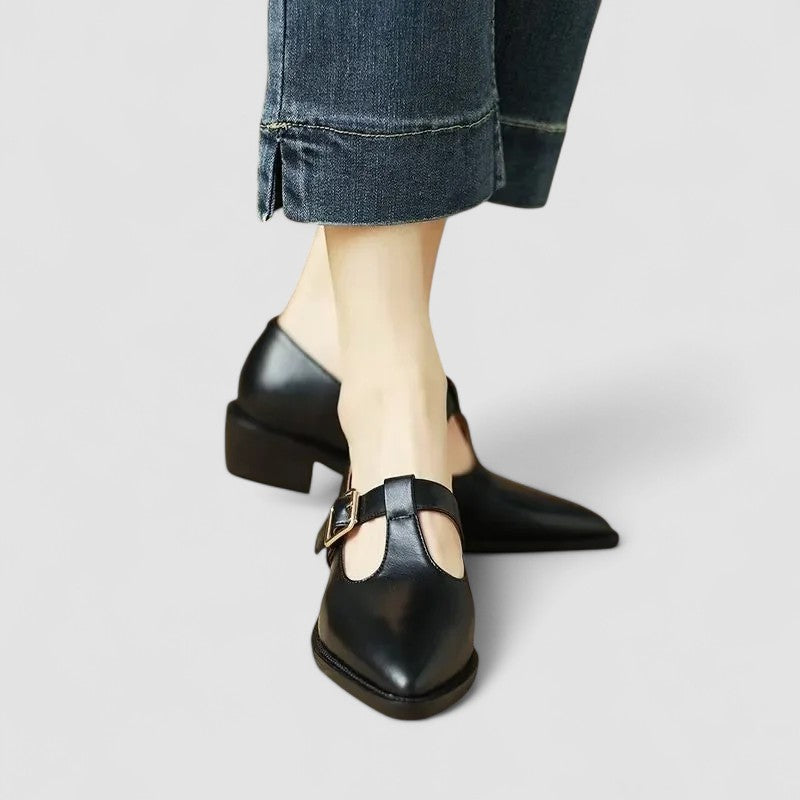 Black / 11