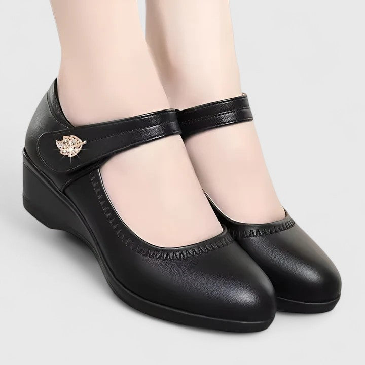 Black / 11