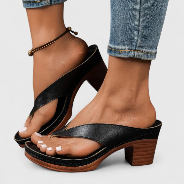 Black / 11