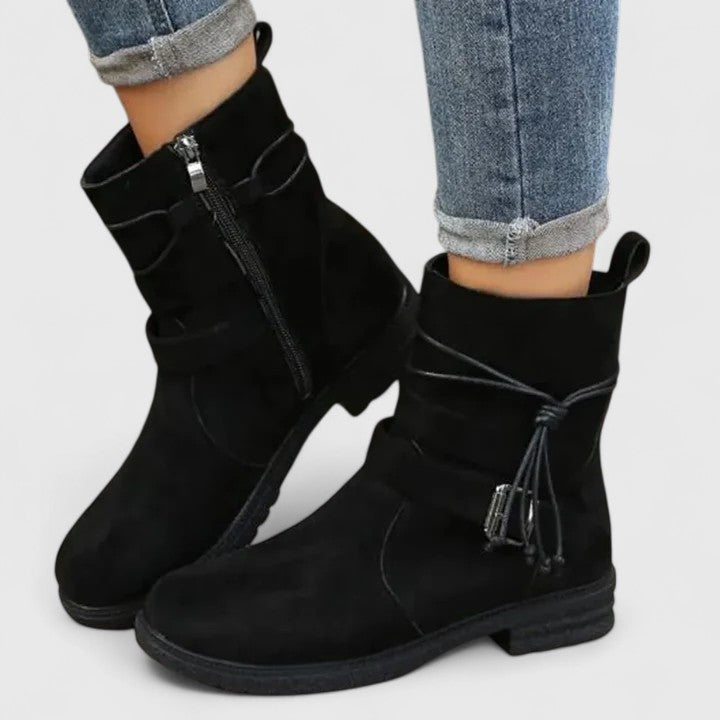 Black / 11