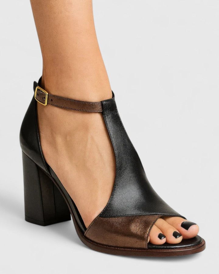 Black / 11