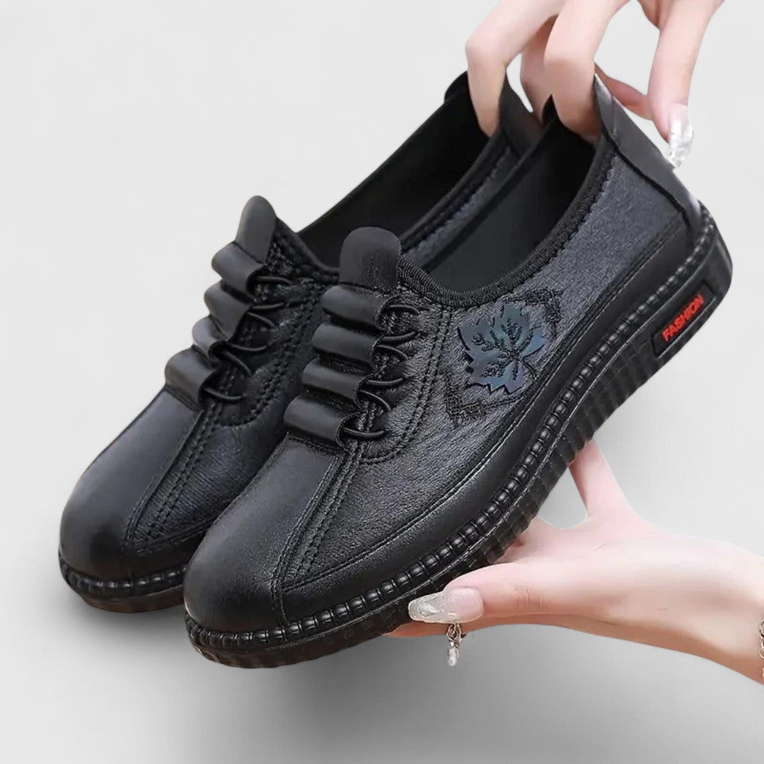 Black / 11