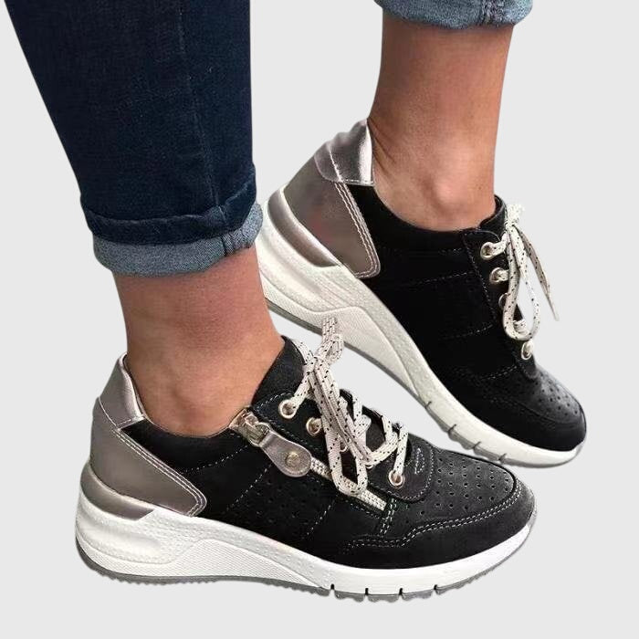 Black / 11