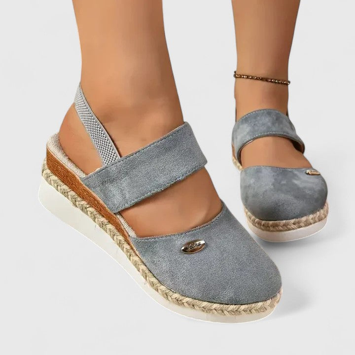 Gray / 11