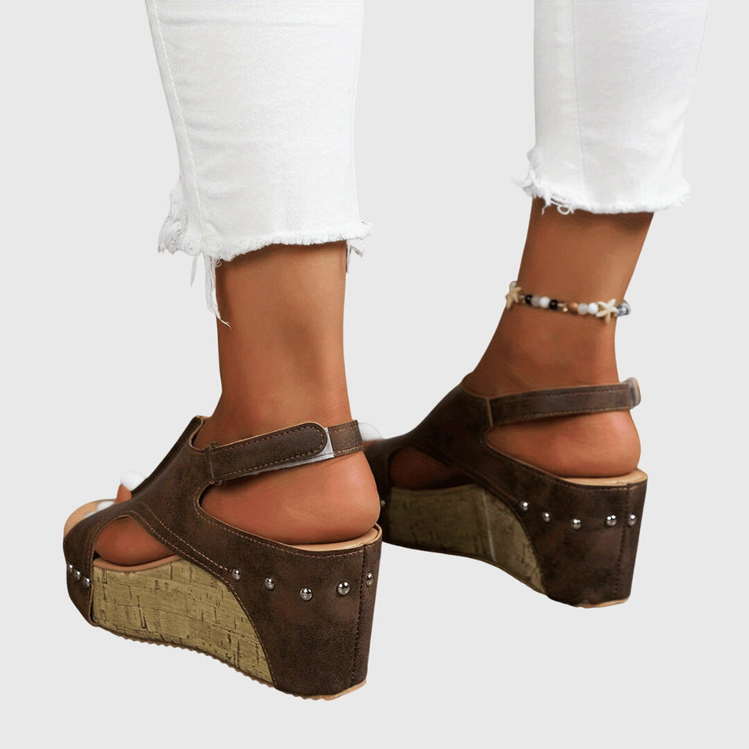 Brown / 11
