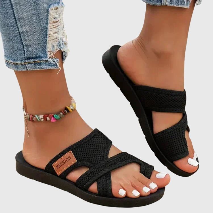 Black / 11