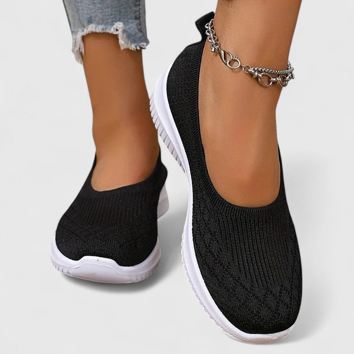 Black / 11