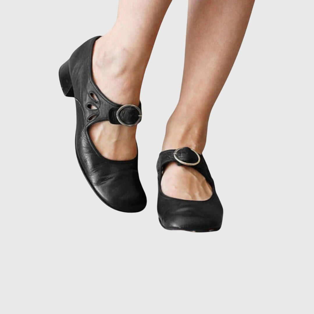 Black / 11