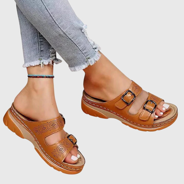 Brown / 11