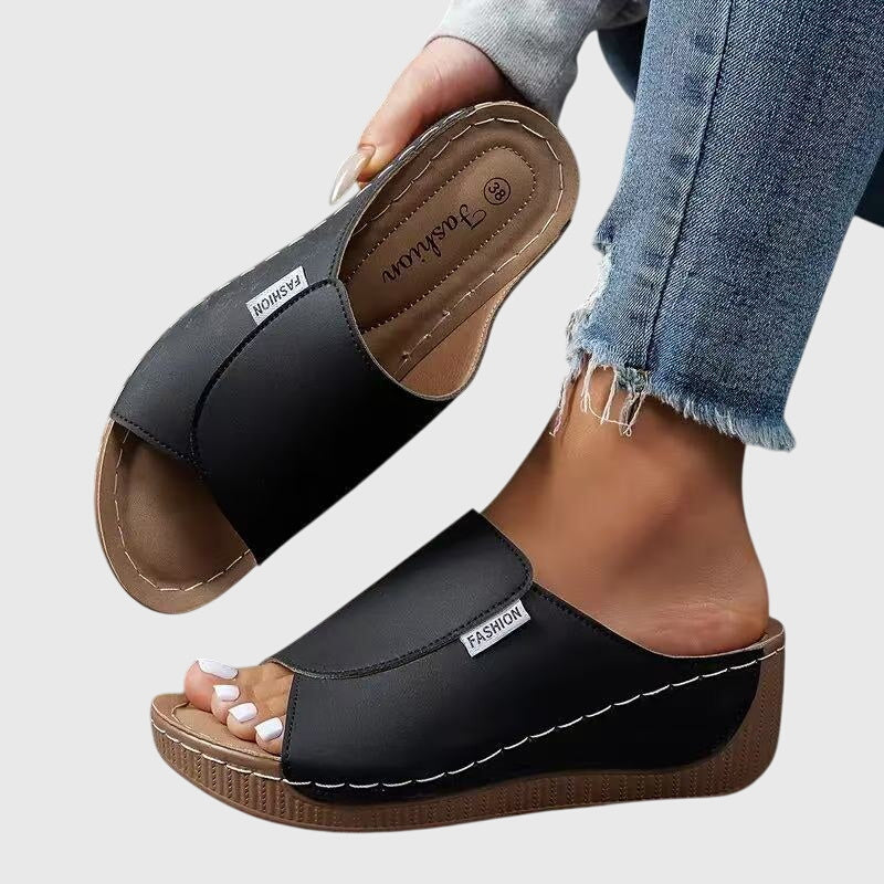 Black / 11
