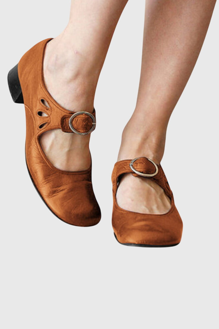 Brown / 11