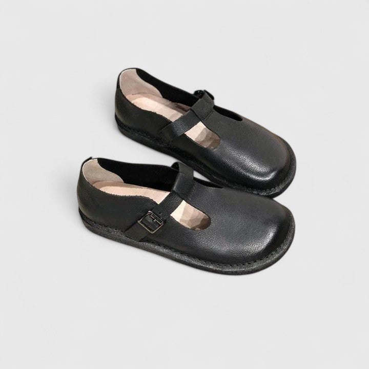 Black / 11