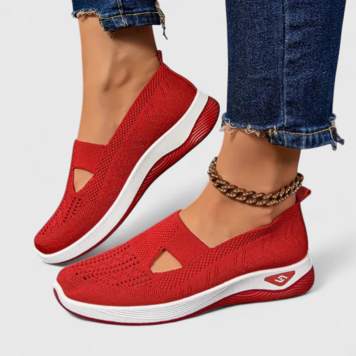 Red / 11