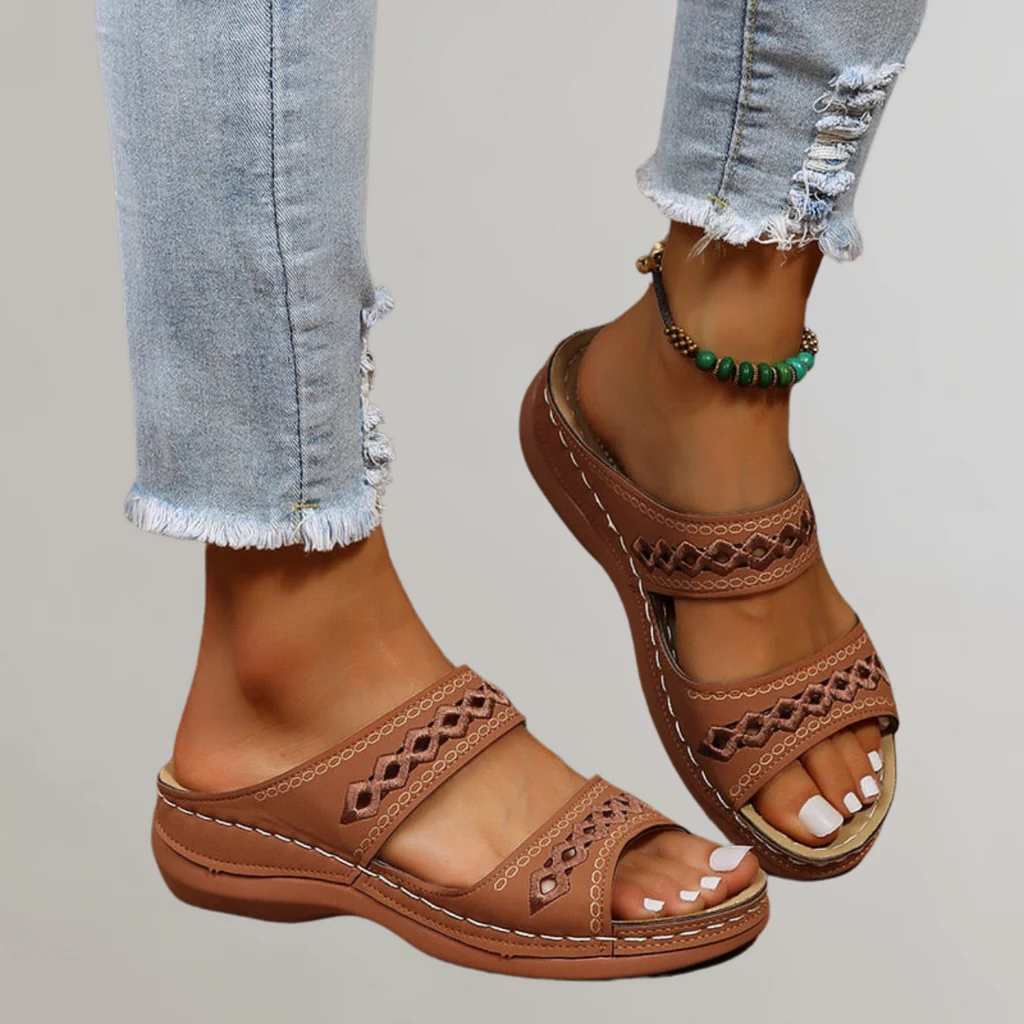 Dark Brown / 11