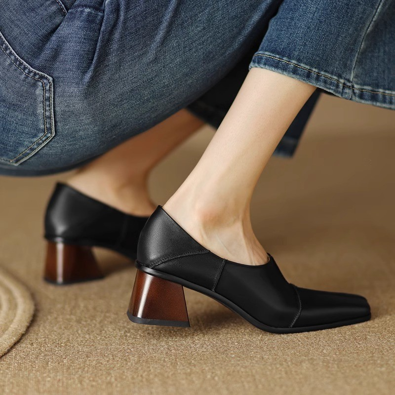 Black / 11