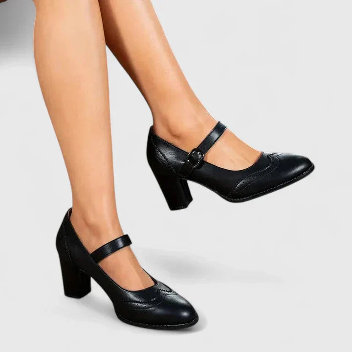 Black / 11