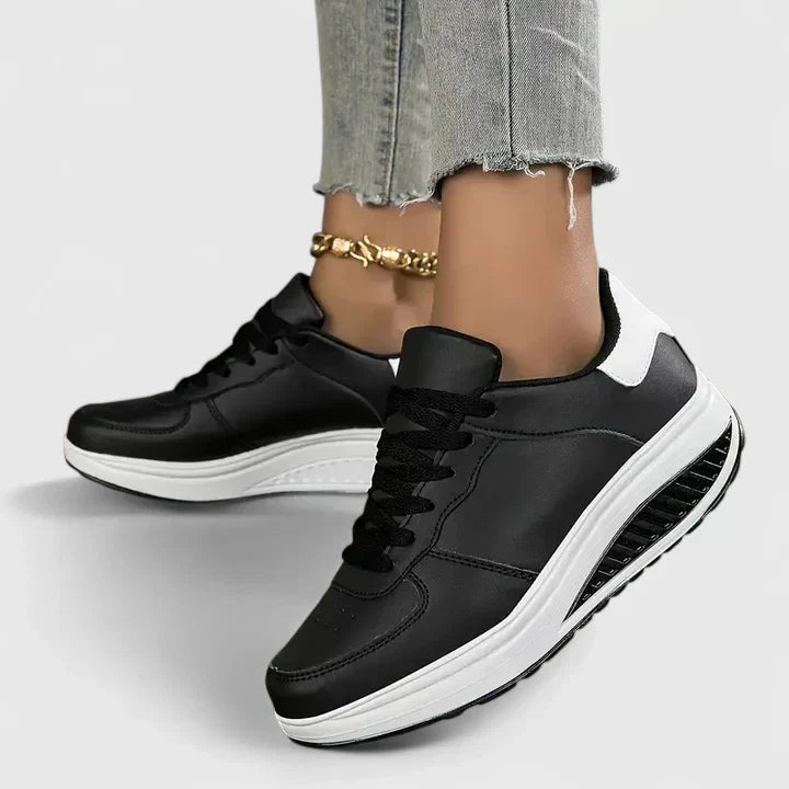 Black/White / 11