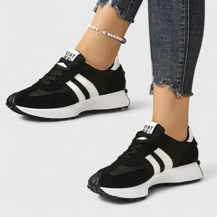 Black / 11
