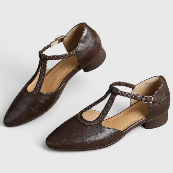 Brown / 11