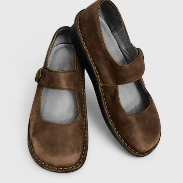Brown / 11