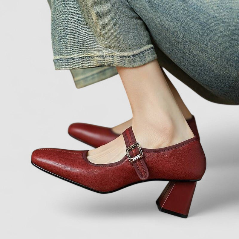 Red / 11