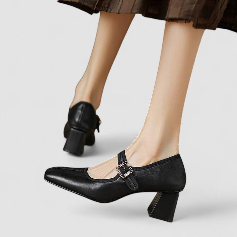 Black / 11