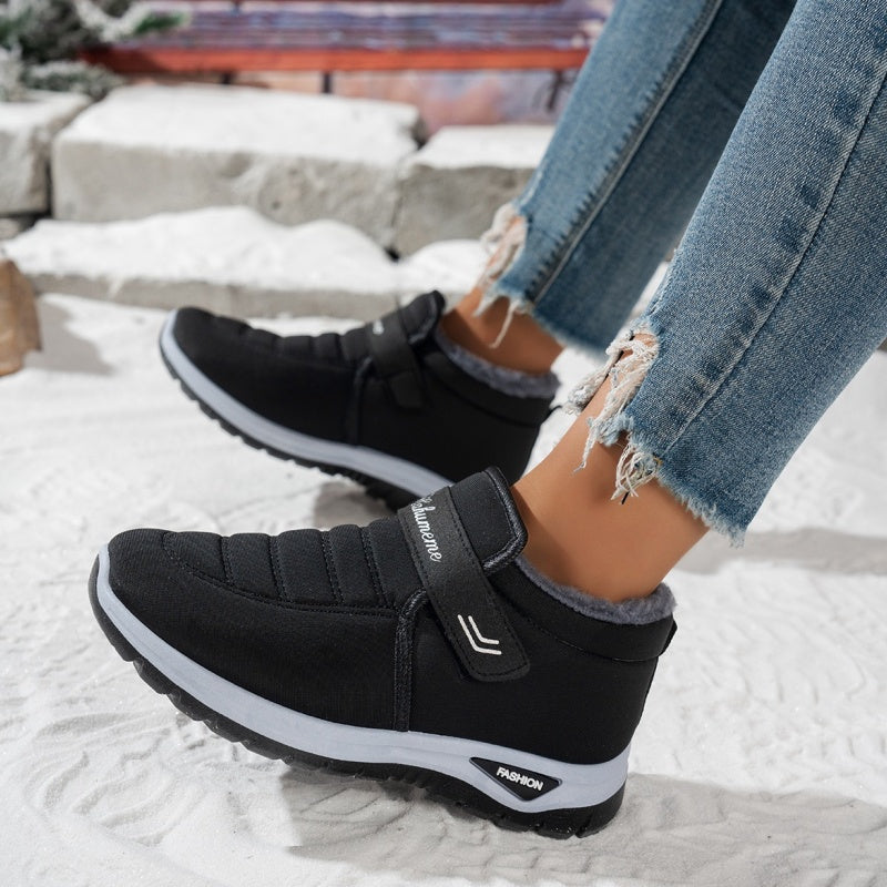 Black / 11